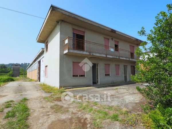 Casa indipendente in residenziale in Via Giovanni Amendola 556