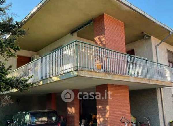 Villa in residenziale in Via Maggi 10