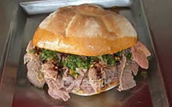 Attivitã /licenza (con o senza mura) in commerciale in Via Odorico da Pordenone 6