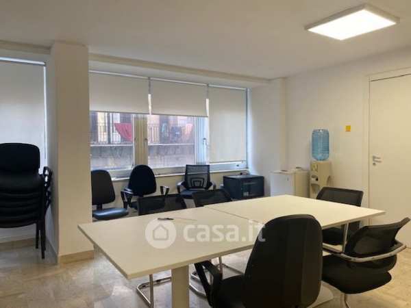 Ufficio in commerciale in Via Camillo Cavour