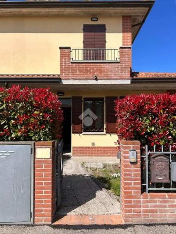 Villetta a schiera in residenziale in Via Benigno Zaccagnini 20