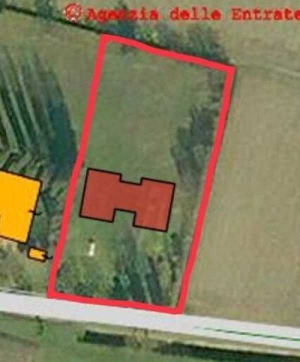Terreno edificabile in residenziale in Via Santo Stefano 22