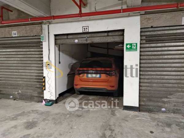 Box/posto auto in residenziale in Via Ventimiglia 37