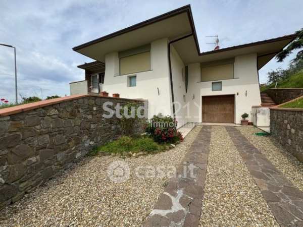 Villa in residenziale in Via Achille Grandi