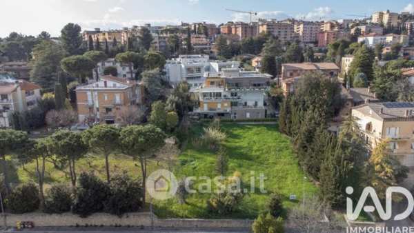 Terreno edificabile in residenziale in Via Carlo Crivelli 1