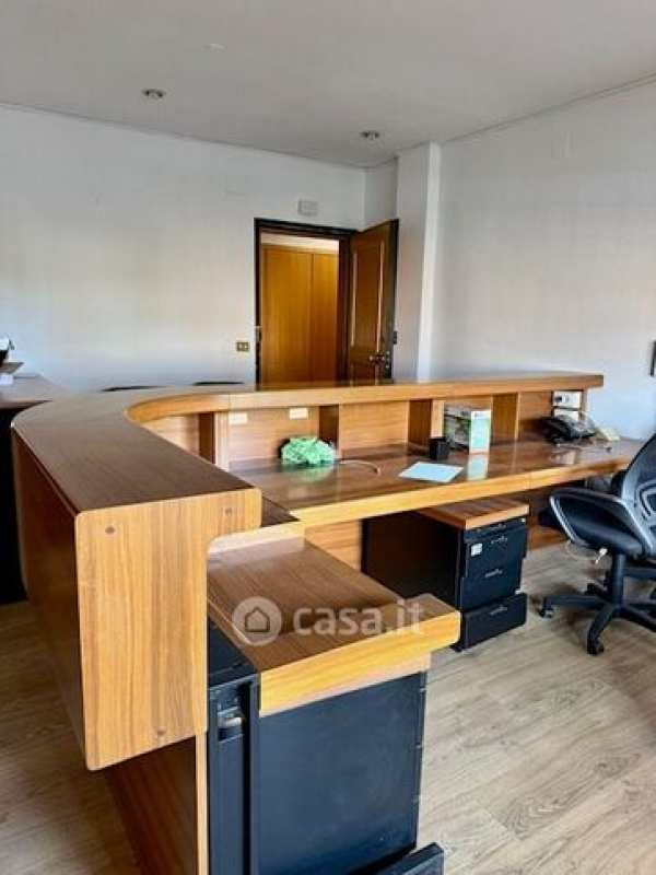 Ufficio in commerciale in Via Cassia 905
