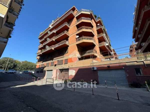 Capannone in commerciale in Via della Magliana 262