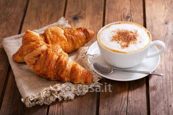 Attivitã /licenza (con o senza mura) in commerciale in Viale Corsica