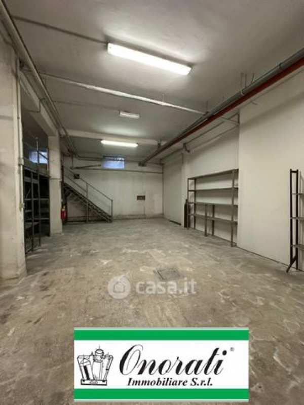 Capannone in commerciale in Via Taddeo Crivelli