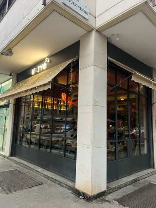 Attivitã /licenza (con o senza mura) in commerciale in Viale Vittorio Veneto 6