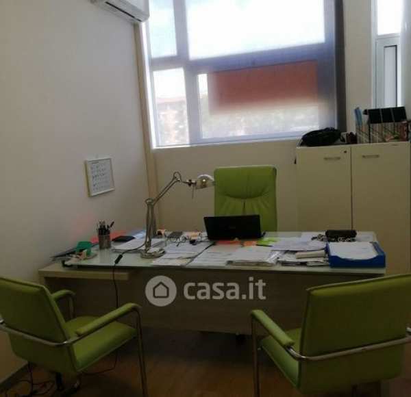 Ufficio in commerciale in Via Oderisi da Gubbio