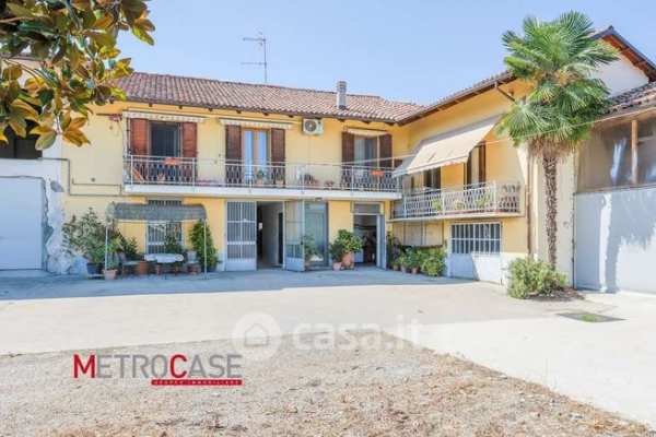 Casa indipendente in residenziale in Strada Basse 7