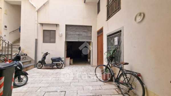 Capannone in commerciale in Via Porta Sant'Agata 6