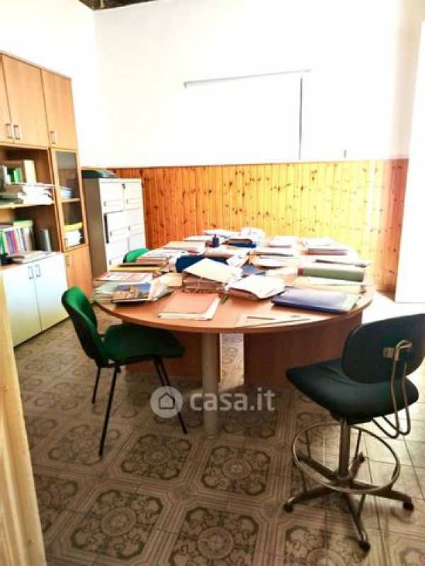 Ufficio in commerciale in 