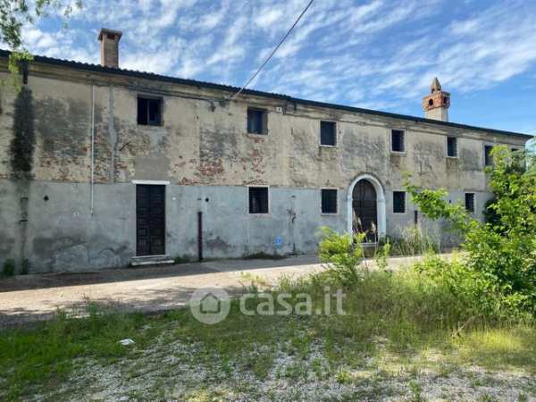 Villa in residenziale in Via San Pierino 312