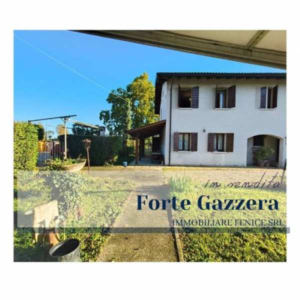 Casa bi/trifamiliare in residenziale in Via Brendole 107