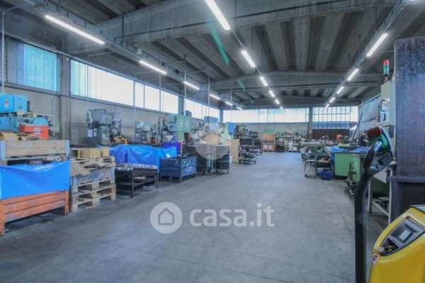 Capannone in commerciale in Via Leonardo da Vinci