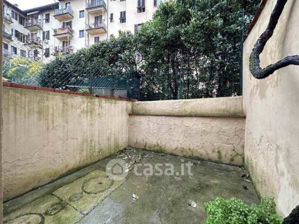 Capannone in commerciale in 