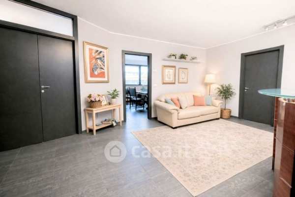 Ufficio in commerciale in Via Gaetano de Castillia