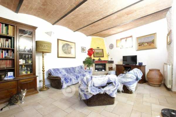 Casa bi/trifamiliare in residenziale in Strada di Ponte Allo Spino