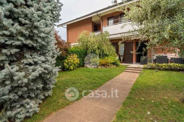 Villetta a schiera in residenziale in Via Valdellatorre 119