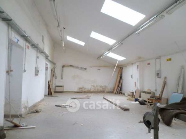 Capannone in commerciale in Via Gherardo Caponsacchi 52