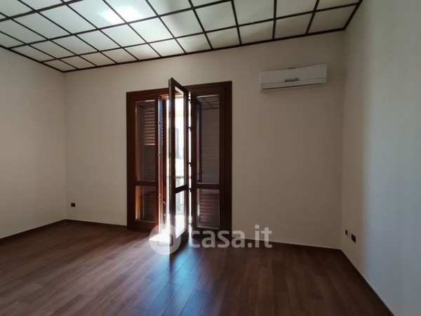 Ufficio in commerciale in Corso Umberto I