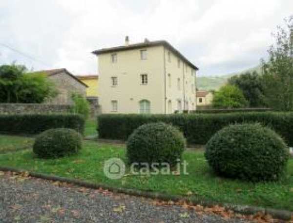 Casa indipendente in residenziale in Via delle Villette 184