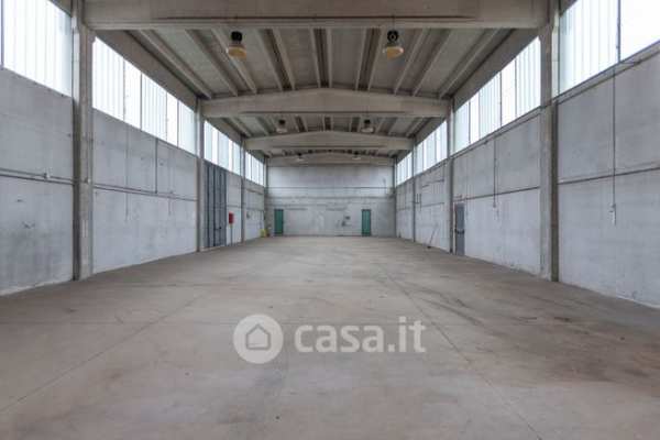 Capannone in commerciale in Strada del Cascinotto 122
