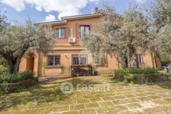 Rustico/casale in residenziale in Strada della Cascianella 51