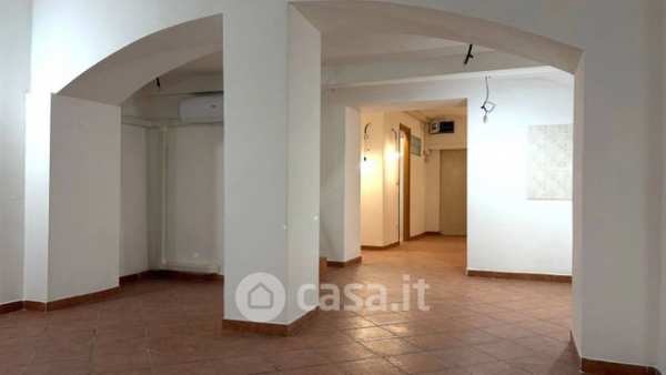 Ufficio in commerciale in 