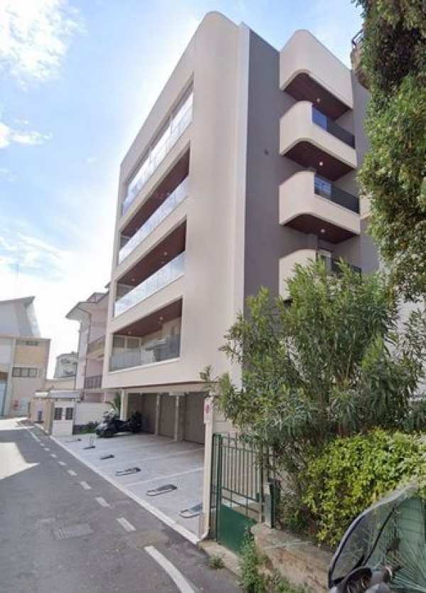 Appartamento in residenziale in Via Marco Minghetti 15