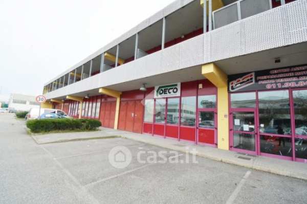 Capannone in commerciale in Via Brandizzo 133