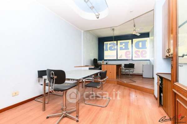 Ufficio in commerciale in Strada Senza Nome