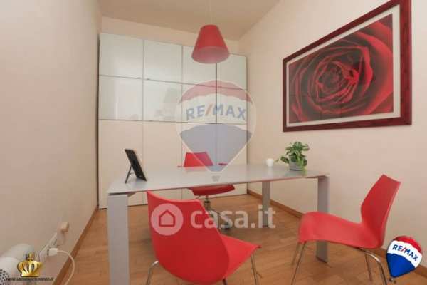 Ufficio in commerciale in Salita di San Francesco 7