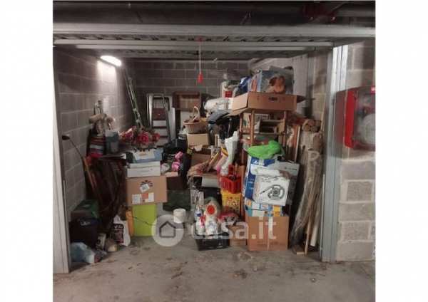 Box/posto auto in residenziale in Via Donato Somma 42