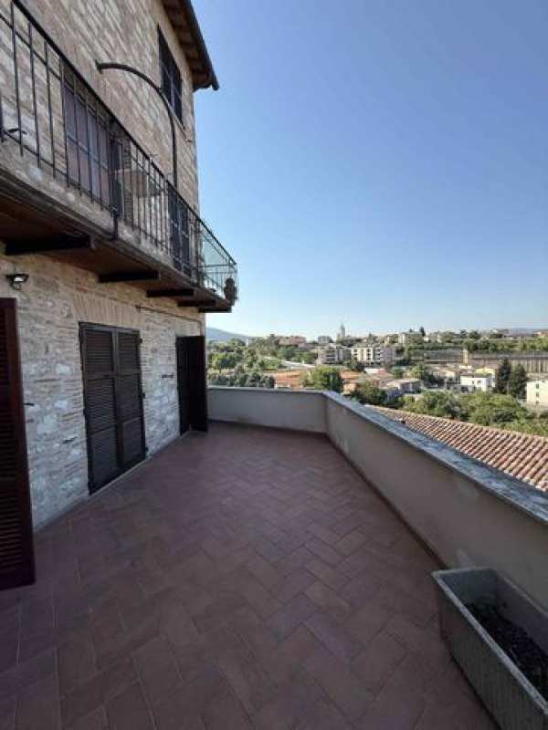 Casa indipendente in residenziale in Via della Porta