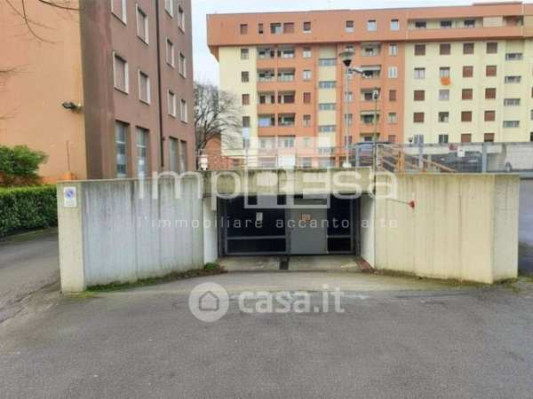 Box/posto auto in residenziale in Via Ragusa 8