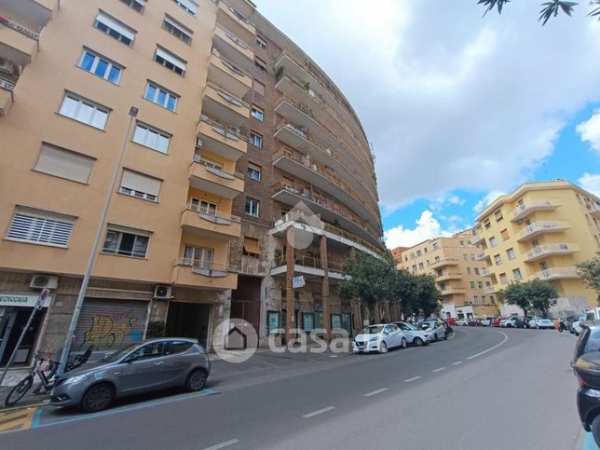 Box/posto auto in residenziale in Via Lucrino 27