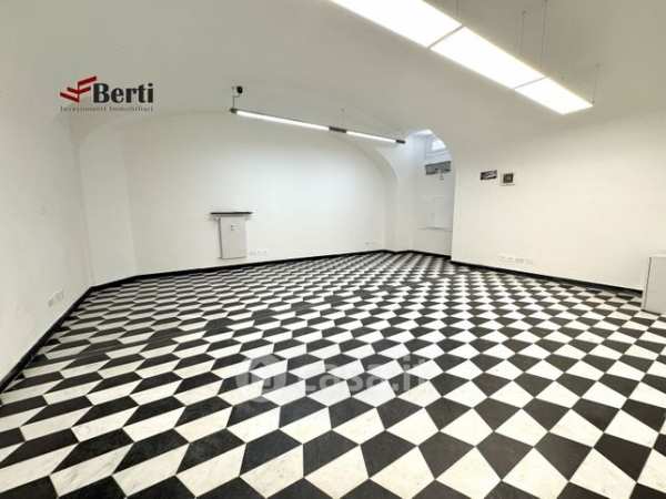 Ufficio in commerciale in Via Roma 8 A