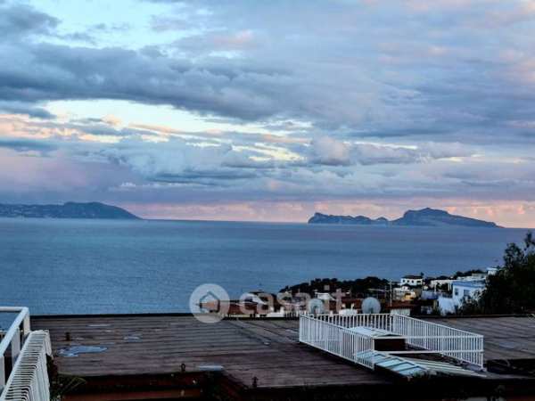 Appartamento in residenziale in Via Francesco Petrarca 93