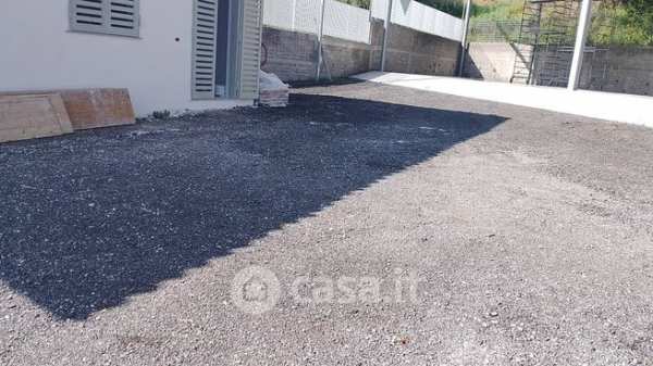 Capannone in commerciale in Via Marmolito 56