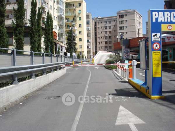 Box/posto auto in residenziale in Via Tripoli 142