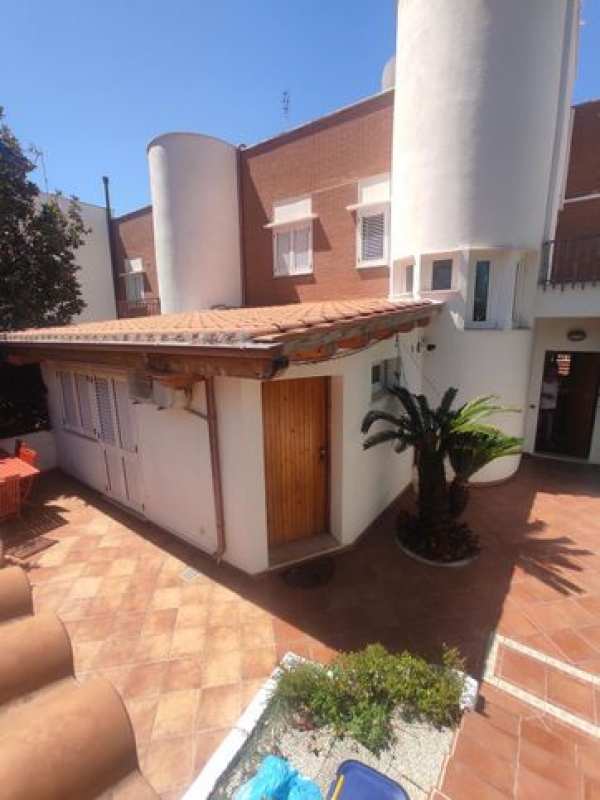 Villetta a schiera in residenziale in Via Achille Montanucci 67
