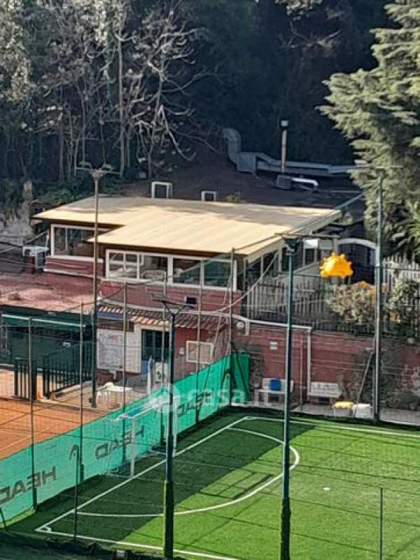 Negozio/locale commerciale in commerciale in Viale Letizia