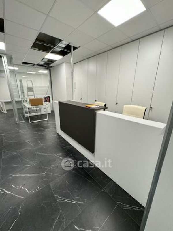 Ufficio in commerciale in Via Benedetto Croce