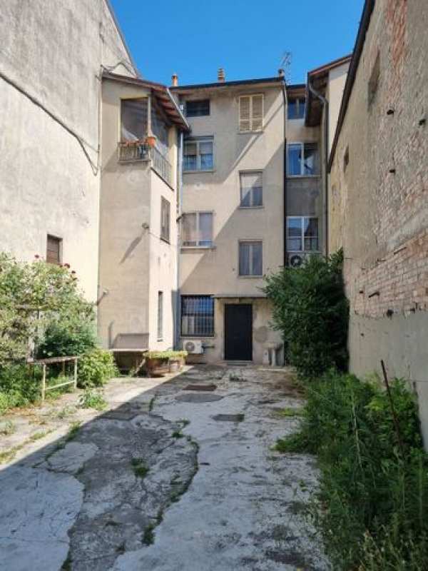 Appartamento in residenziale in Via Emilia Pavese