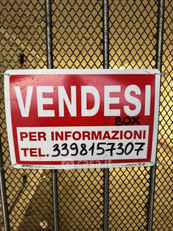 Box/posto auto in residenziale in Via V Maggio 79M