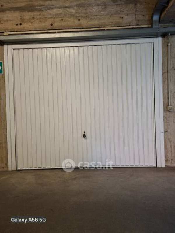 Box/posto auto in residenziale in Via Privata Leone da Perego