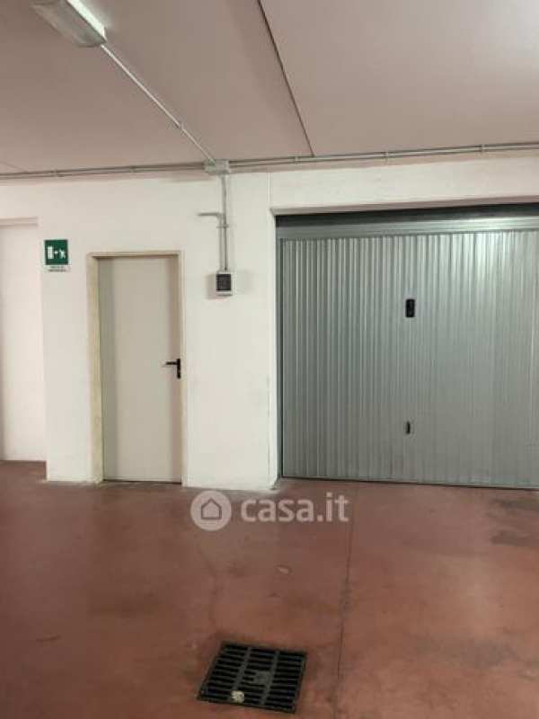 Box/posto auto in residenziale in Via del Bosco degli Arvali